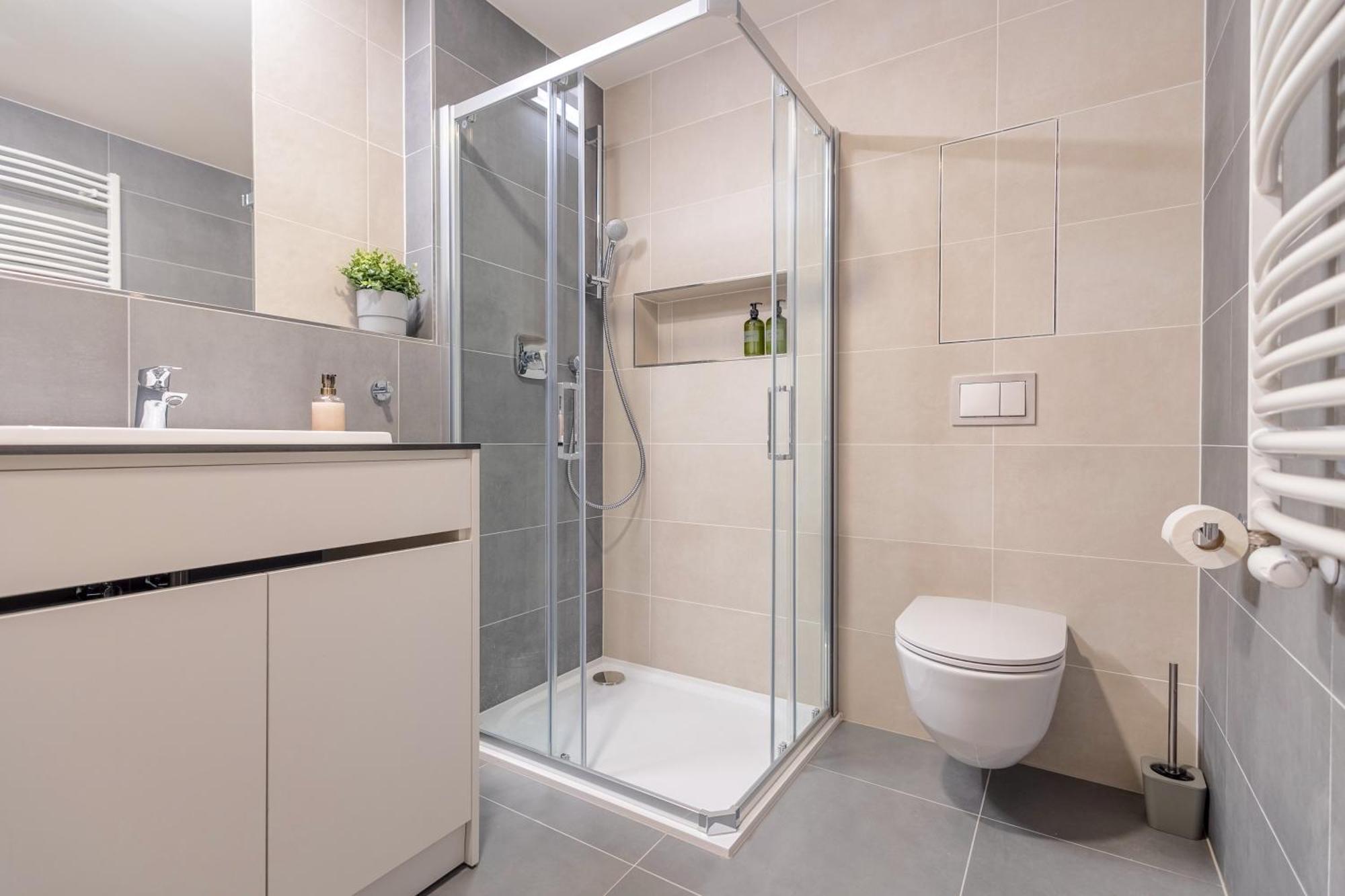 Appartamento Bright 2Br - 5Th Floor, Balcony, Free Parking By Gravity Praga Esterno foto