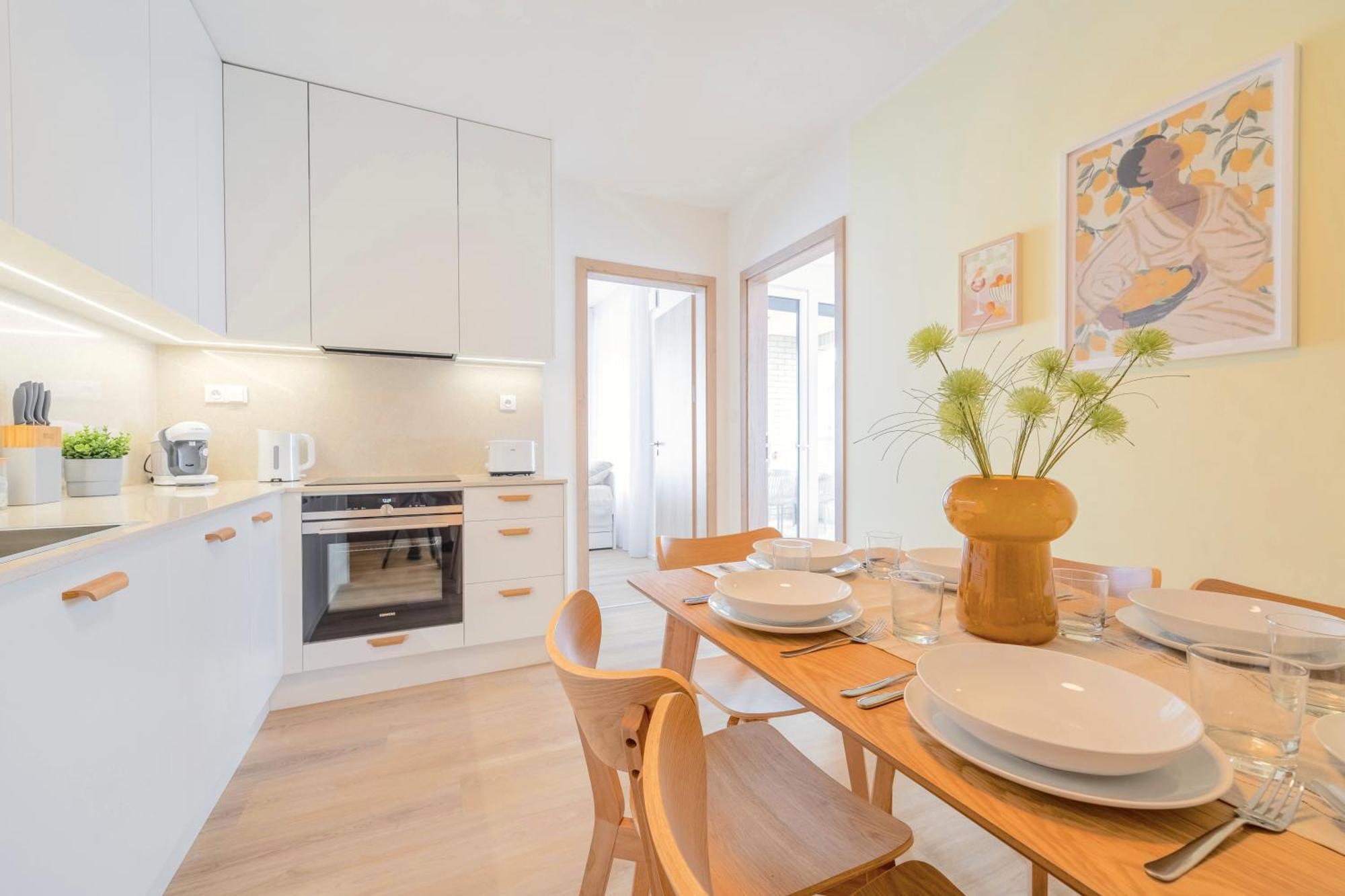 Appartamento Bright 2Br - 5Th Floor, Balcony, Free Parking By Gravity Praga Esterno foto