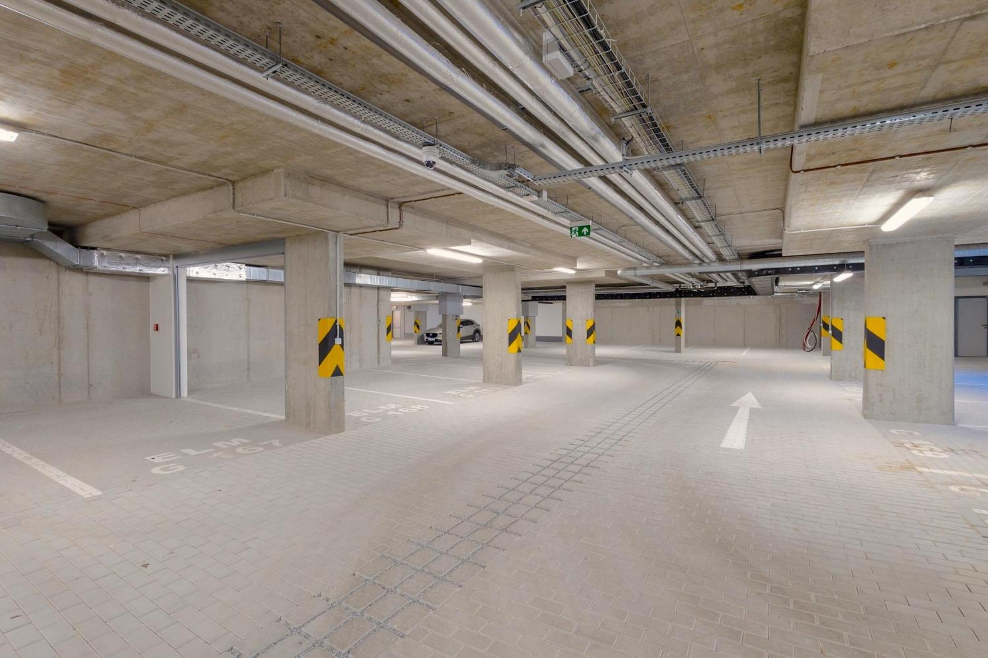 Appartamento Bright 2Br - 5Th Floor, Balcony, Free Parking By Gravity Praga Esterno foto