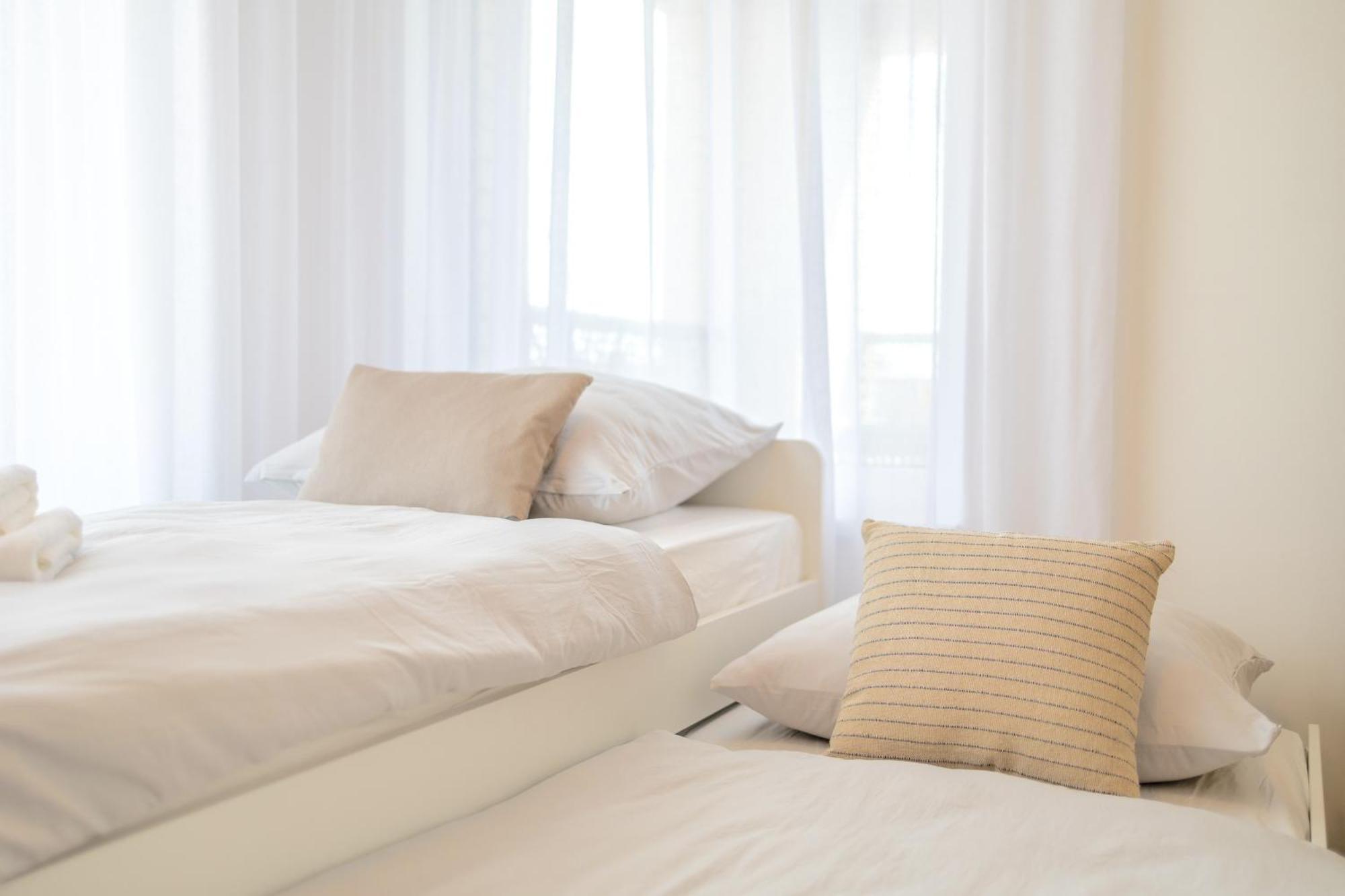 Appartamento Bright 2Br - 5Th Floor, Balcony, Free Parking By Gravity Praga Esterno foto